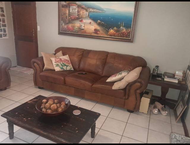 2 BEDROOM TOWNHOUSE FOR SALE IN BO-DORP